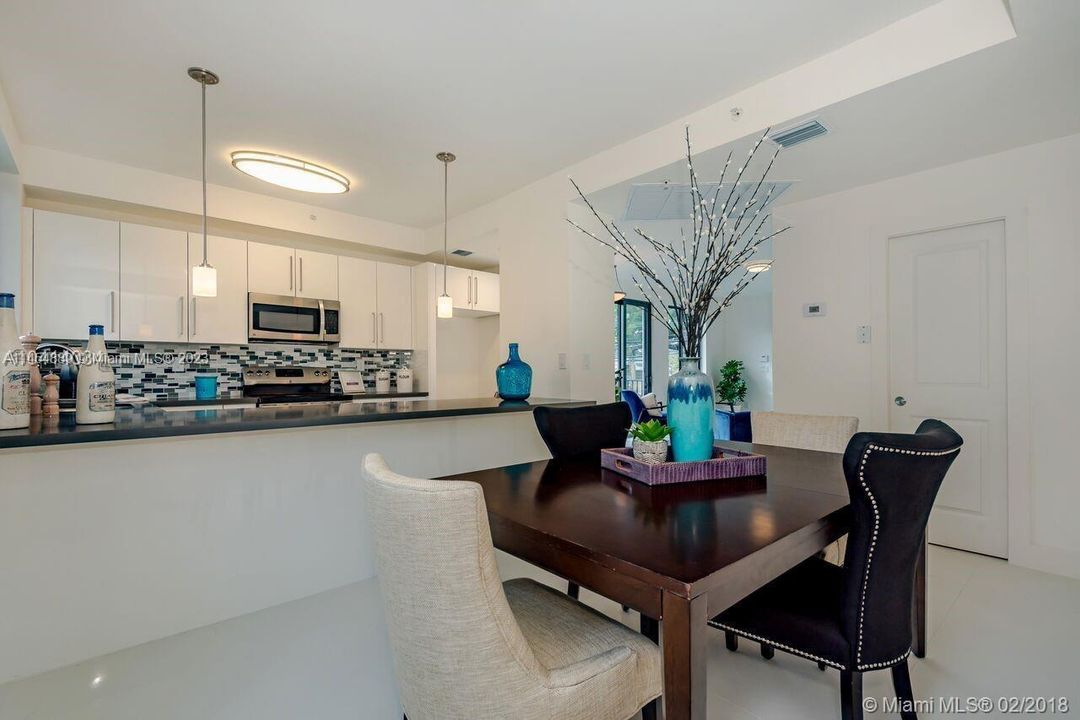 Recently Sold: $825,000 (2 beds, 2 baths, 1818 Square Feet)