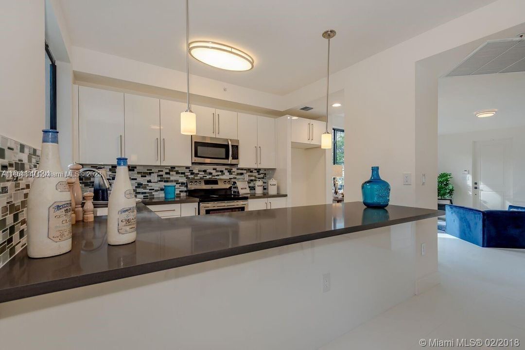 Recently Sold: $825,000 (2 beds, 2 baths, 1818 Square Feet)