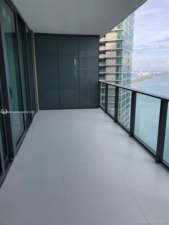 Recently Rented: $5,350 (2 beds, 3 baths, 1198 Square Feet)