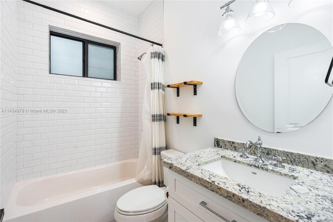 Recently Sold: $1,079,818 (2 beds, 2 baths, 1374 Square Feet)