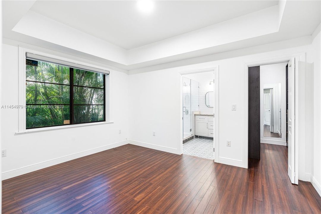 Recently Sold: $1,079,818 (2 beds, 2 baths, 1374 Square Feet)