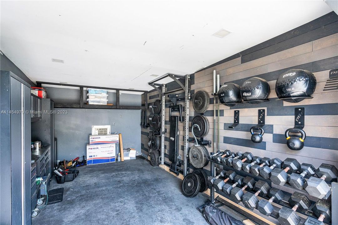 Recently Sold: $1,079,818 (2 beds, 2 baths, 1374 Square Feet)