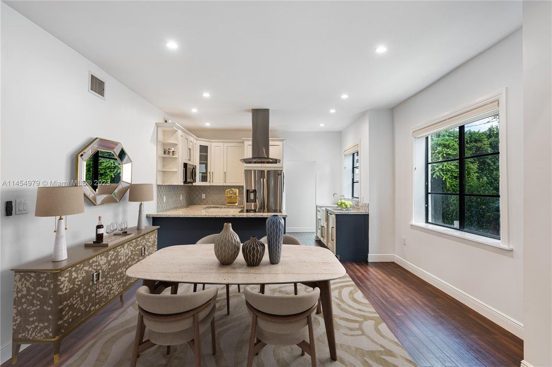 Recently Sold: $1,079,818 (2 beds, 2 baths, 1374 Square Feet)