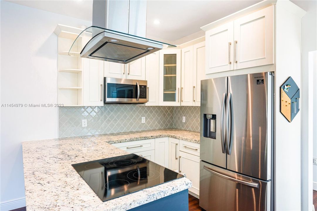 Recently Sold: $1,079,818 (2 beds, 2 baths, 1374 Square Feet)