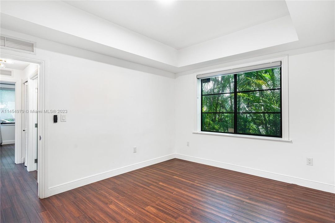 Recently Sold: $1,079,818 (2 beds, 2 baths, 1374 Square Feet)