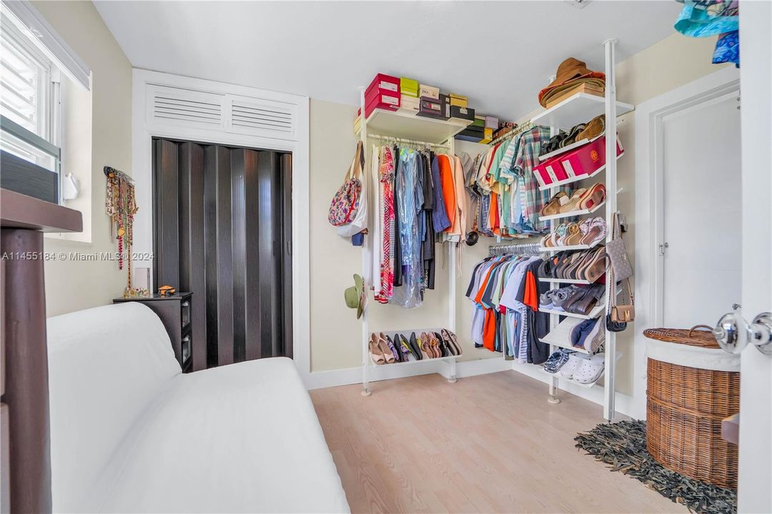 Недавно продано: $1,855,000 (5 спален, 4 ванн, 2811 Квадратных фут)