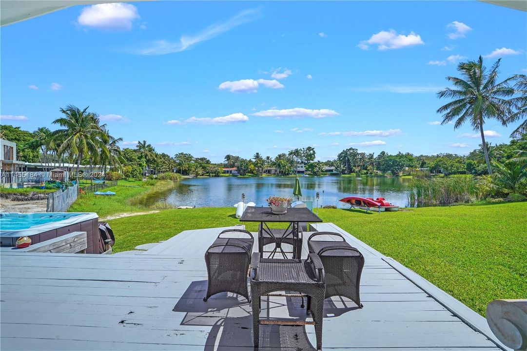 Недавно продано: $1,855,000 (5 спален, 4 ванн, 2811 Квадратных фут)