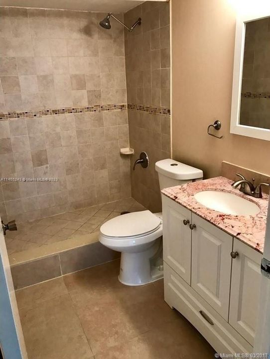 最近租的: $2,600 (2 贝兹, 2 浴室, 1084 平方英尺)