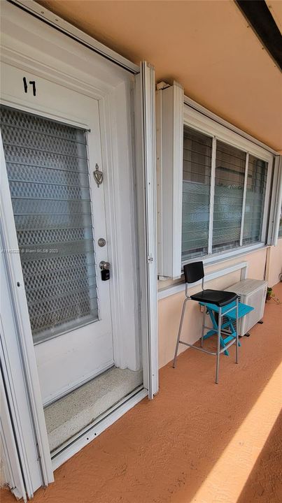 Vendido Recientemente: $96,000 (1 camas, 1 baños, 625 Pies cuadrados)