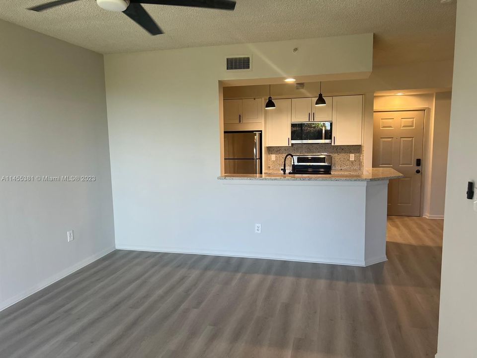 Recently Sold: $249,900 (2 beds, 1 baths, 901 Square Feet)