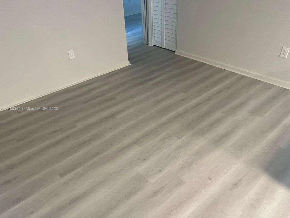 Recently Sold: $249,900 (2 beds, 1 baths, 901 Square Feet)