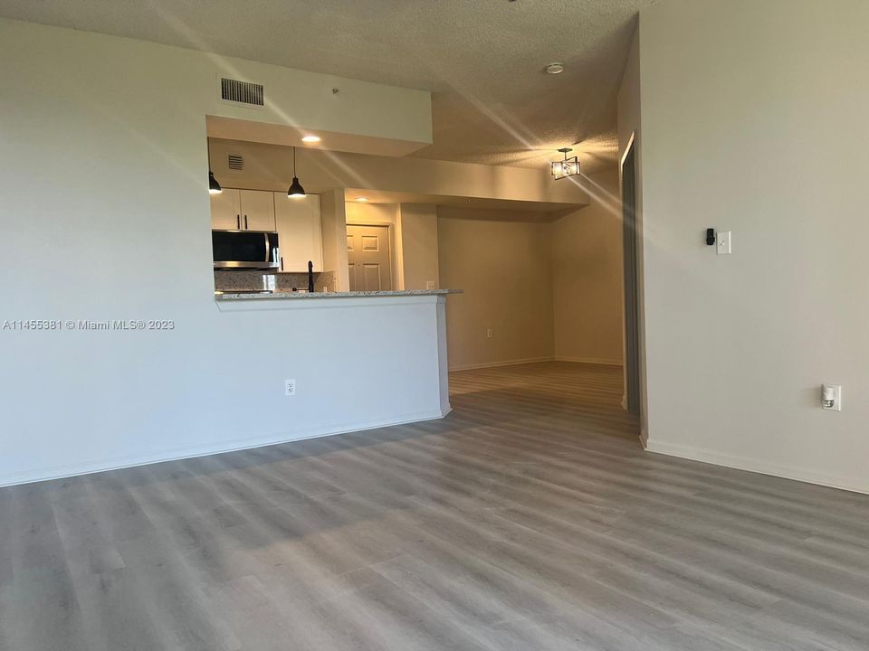 Recently Sold: $249,900 (2 beds, 1 baths, 901 Square Feet)