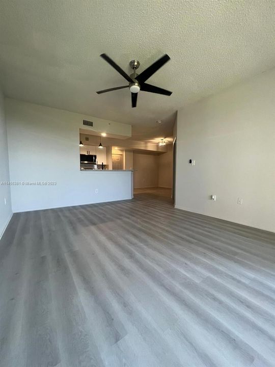 Recently Sold: $249,900 (2 beds, 1 baths, 901 Square Feet)