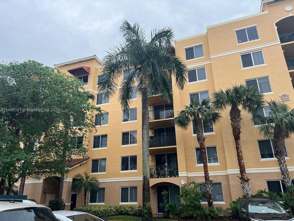 Recently Sold: $249,900 (2 beds, 1 baths, 901 Square Feet)
