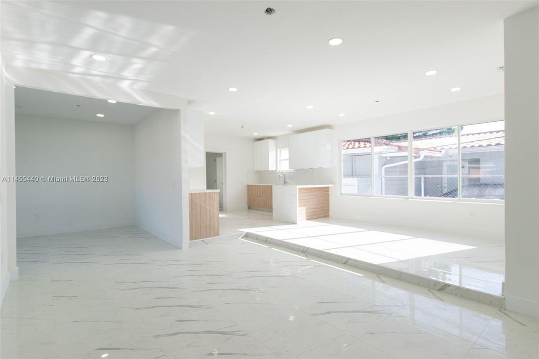 Vendido Recientemente: $760,000 (4 camas, 2 baños, 1892 Pies cuadrados)