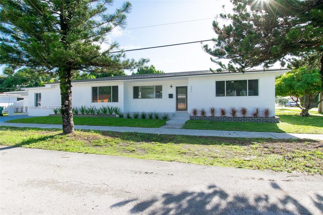 Vendido Recientemente: $760,000 (4 camas, 2 baños, 1892 Pies cuadrados)