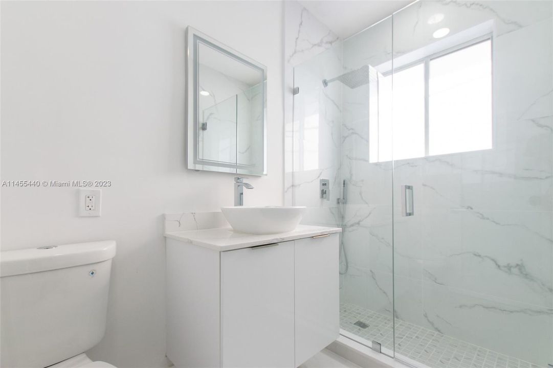 Vendido Recientemente: $760,000 (4 camas, 2 baños, 1892 Pies cuadrados)