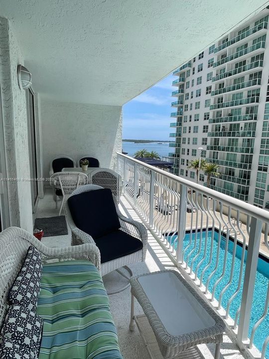 Recently Rented: $3,600 (1 beds, 1 baths, 825 Square Feet)