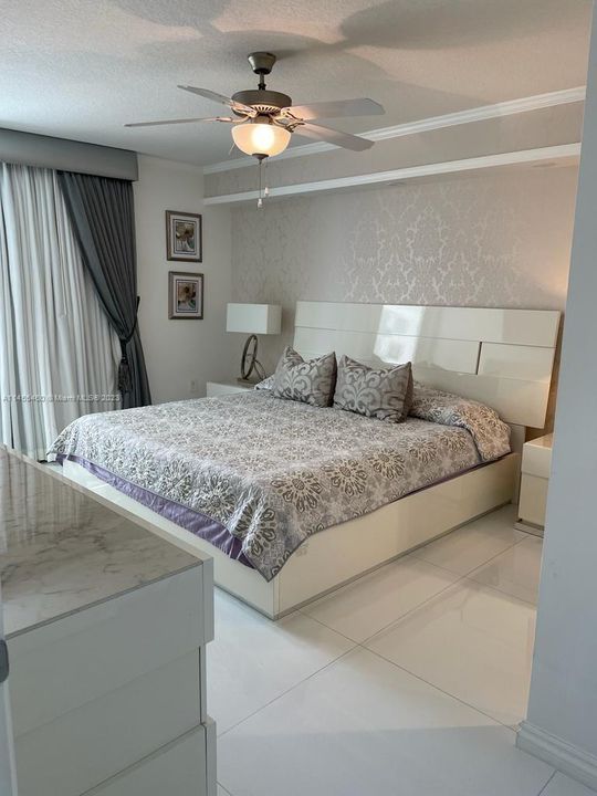 Recently Rented: $3,600 (1 beds, 1 baths, 825 Square Feet)