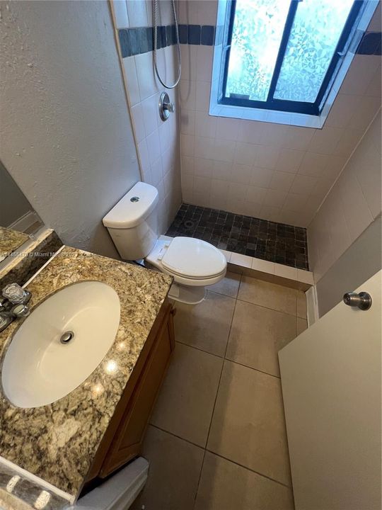 Vendido Recientemente: $414,900 (4 camas, 2 baños, 1417 Pies cuadrados)