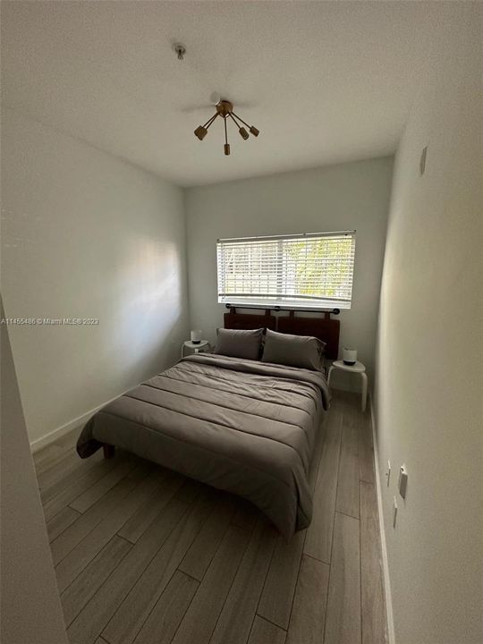 For Sale: $249,000 (1 beds, 1 baths, 438 Square Feet)