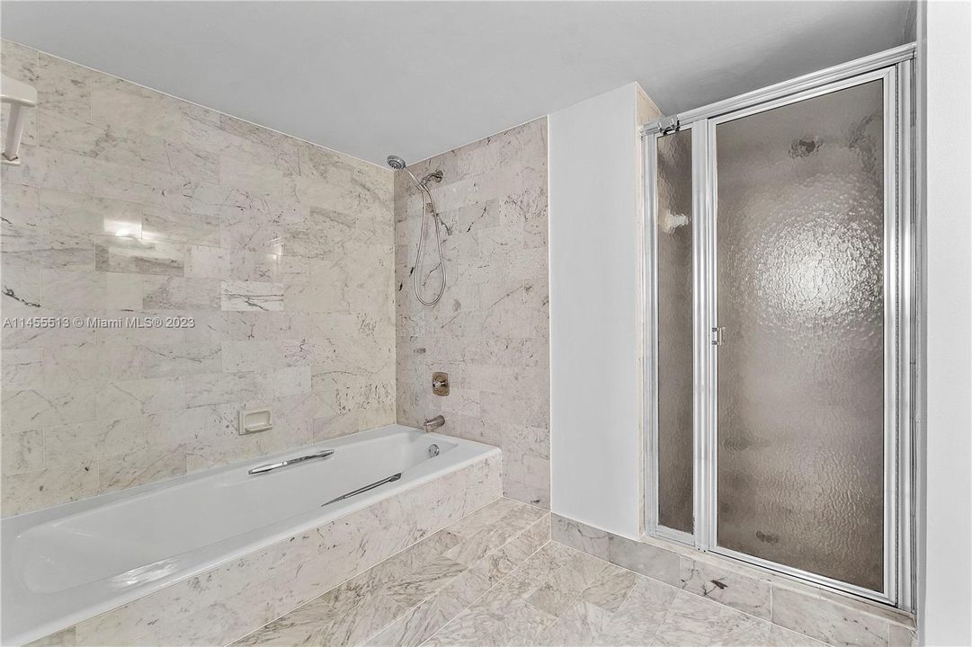 Recently Rented: $8,500 (3 beds, 2 baths, 1759 Square Feet)