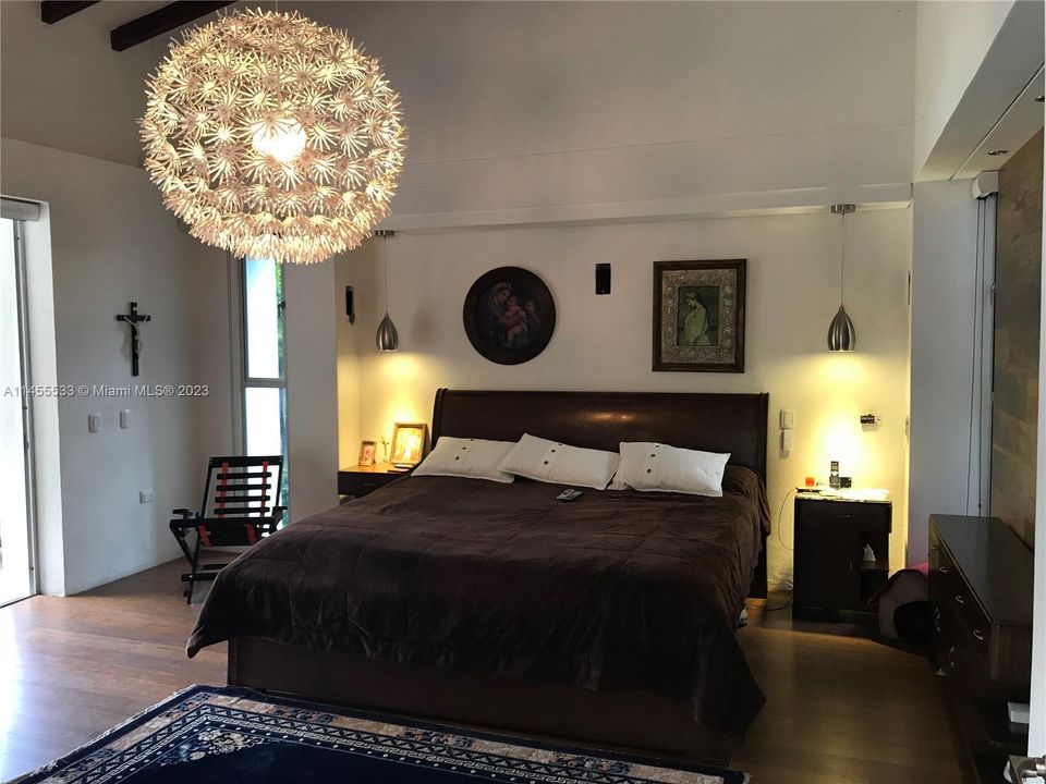 For Sale: $1,100,000 (5 beds, 5 baths, 0 Square Feet)