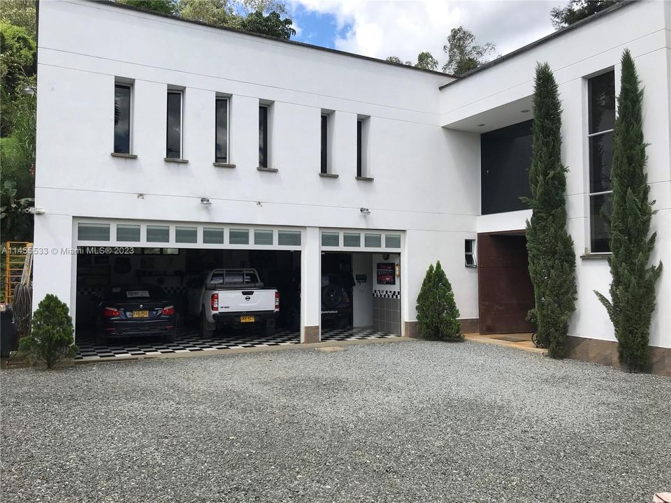 For Sale: $1,100,000 (5 beds, 5 baths, 0 Square Feet)