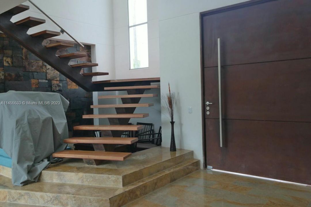 For Sale: $1,100,000 (5 beds, 5 baths, 0 Square Feet)