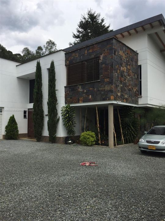 For Sale: $1,100,000 (5 beds, 5 baths, 0 Square Feet)