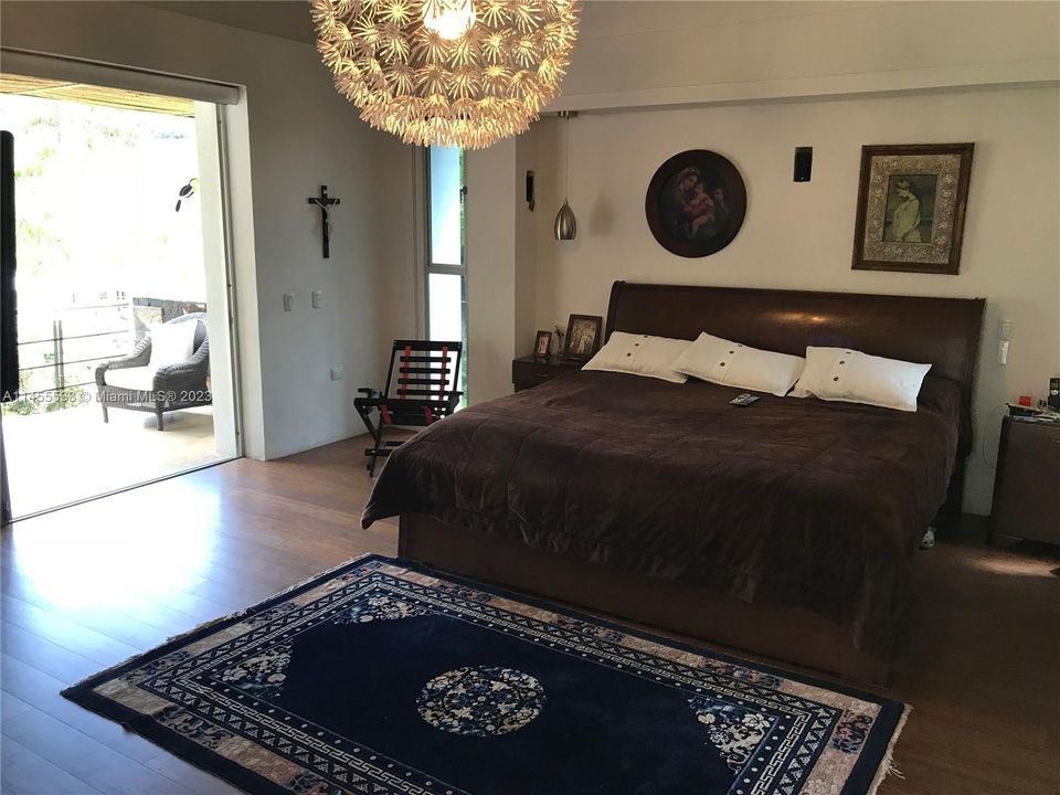 For Sale: $1,100,000 (5 beds, 5 baths, 0 Square Feet)