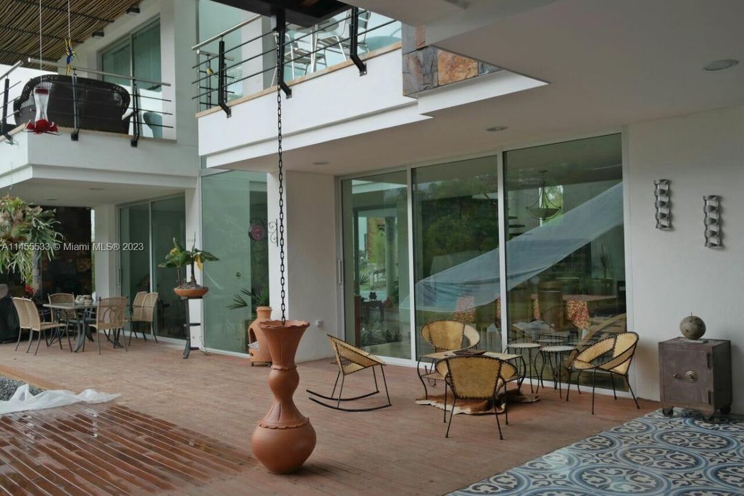 For Sale: $1,100,000 (5 beds, 5 baths, 0 Square Feet)