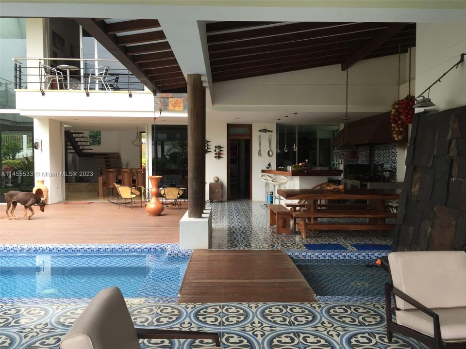 For Sale: $1,100,000 (5 beds, 5 baths, 0 Square Feet)