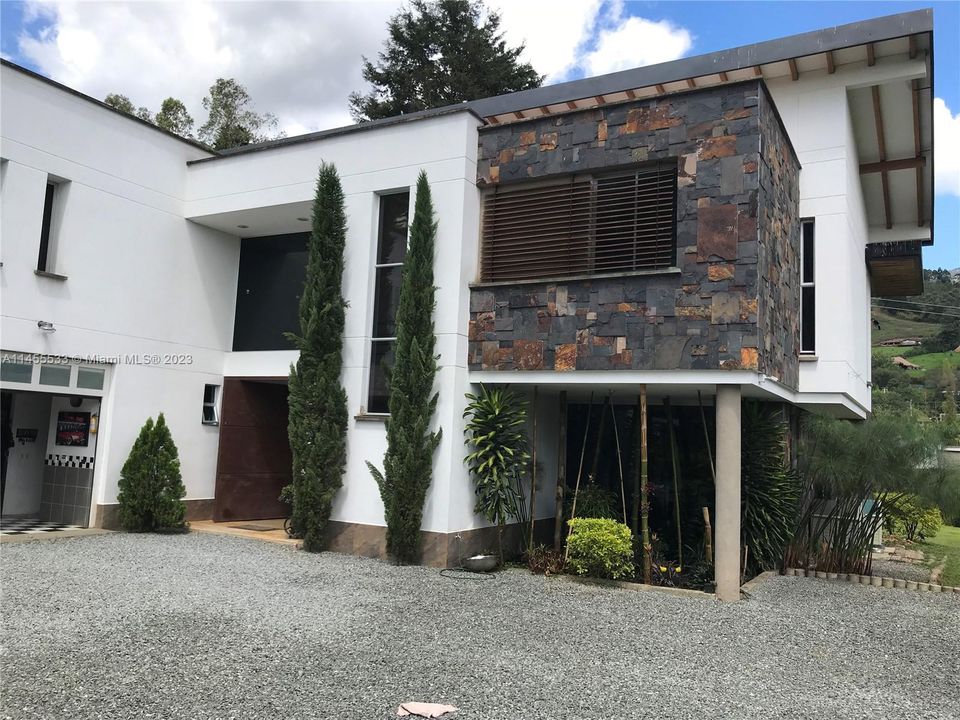 For Sale: $1,100,000 (5 beds, 5 baths, 0 Square Feet)
