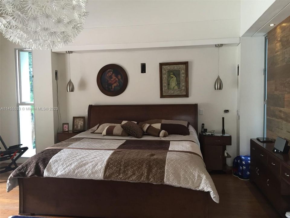 For Sale: $1,100,000 (5 beds, 5 baths, 0 Square Feet)