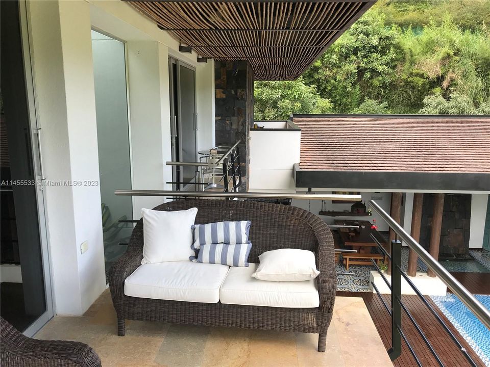 For Sale: $1,100,000 (5 beds, 5 baths, 0 Square Feet)