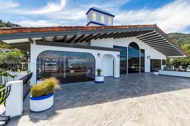 For Sale: $1,495,000 (8 beds, 8 baths, 0 Square Feet)