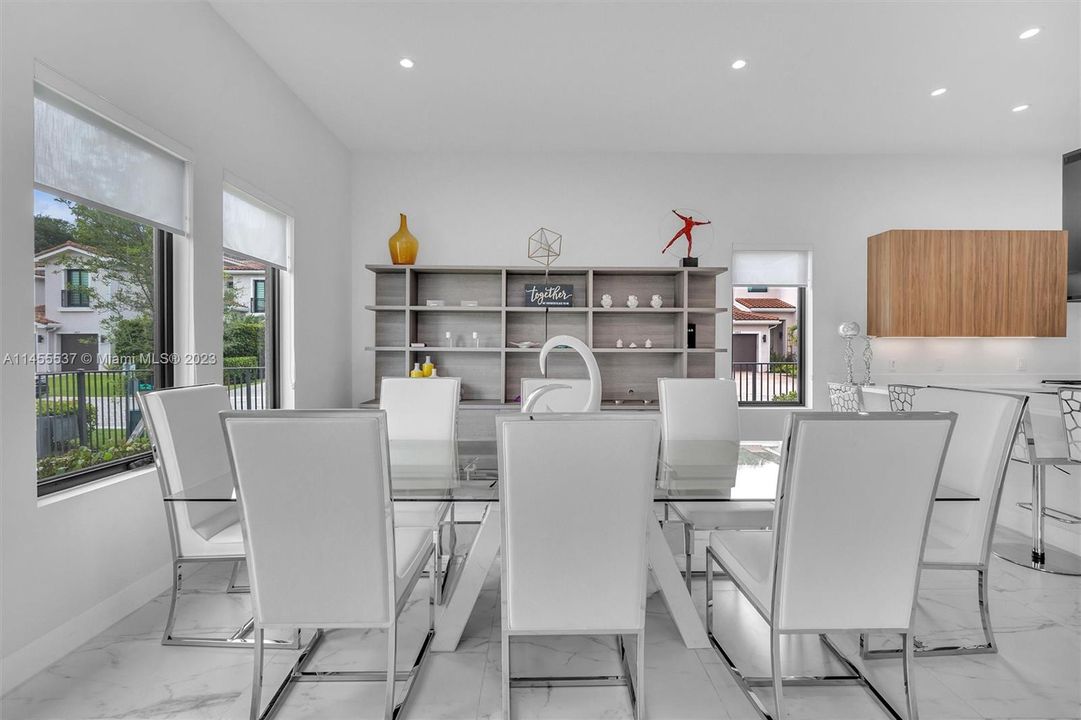 Недавно продано: $1,995,000 (4 спален, 3 ванн, 3100 Квадратных фут)