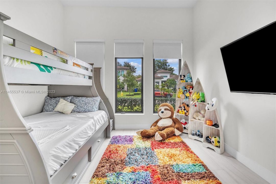 Недавно продано: $1,995,000 (4 спален, 3 ванн, 3100 Квадратных фут)