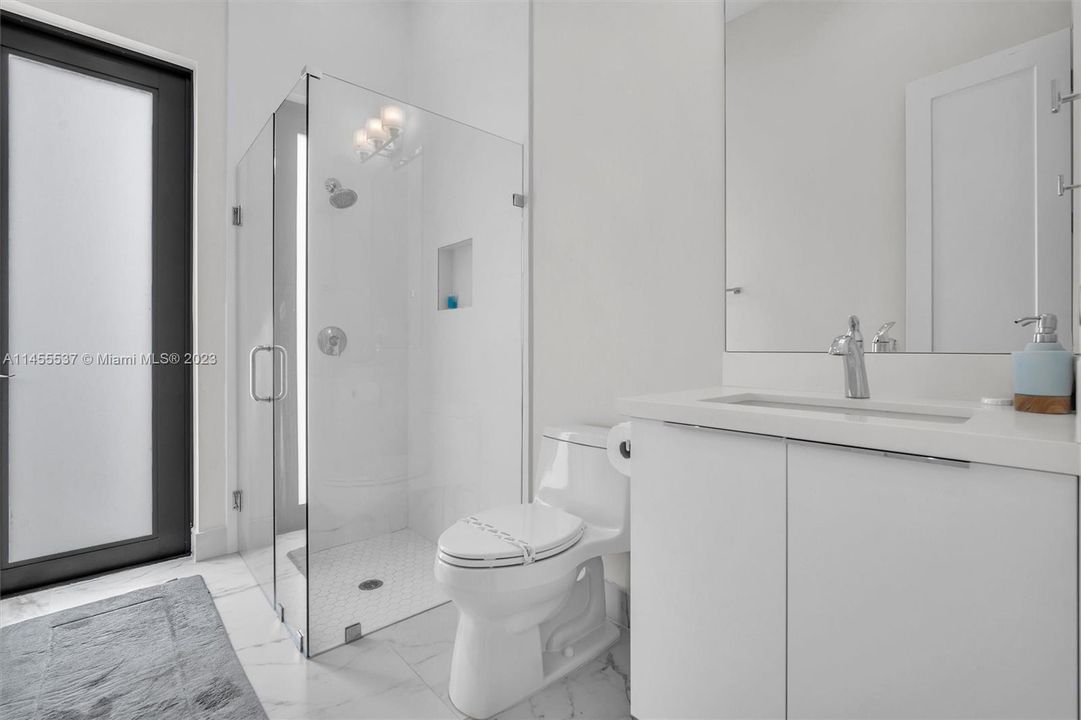 Недавно продано: $1,995,000 (4 спален, 3 ванн, 3100 Квадратных фут)