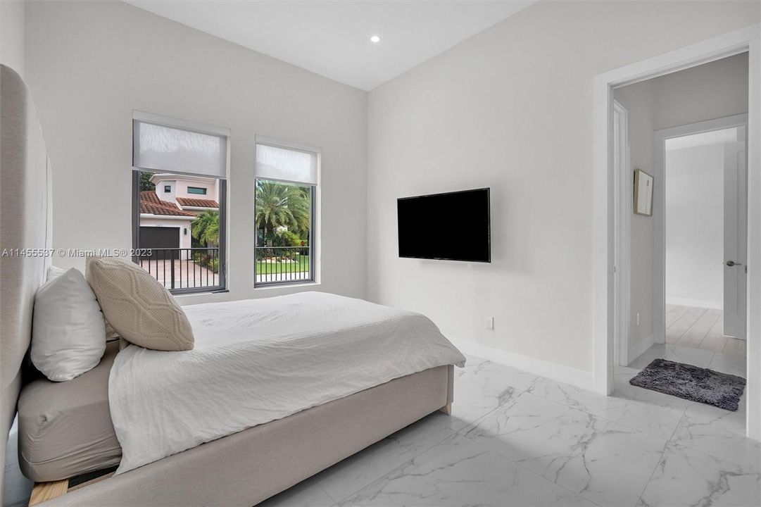 Недавно продано: $1,995,000 (4 спален, 3 ванн, 3100 Квадратных фут)