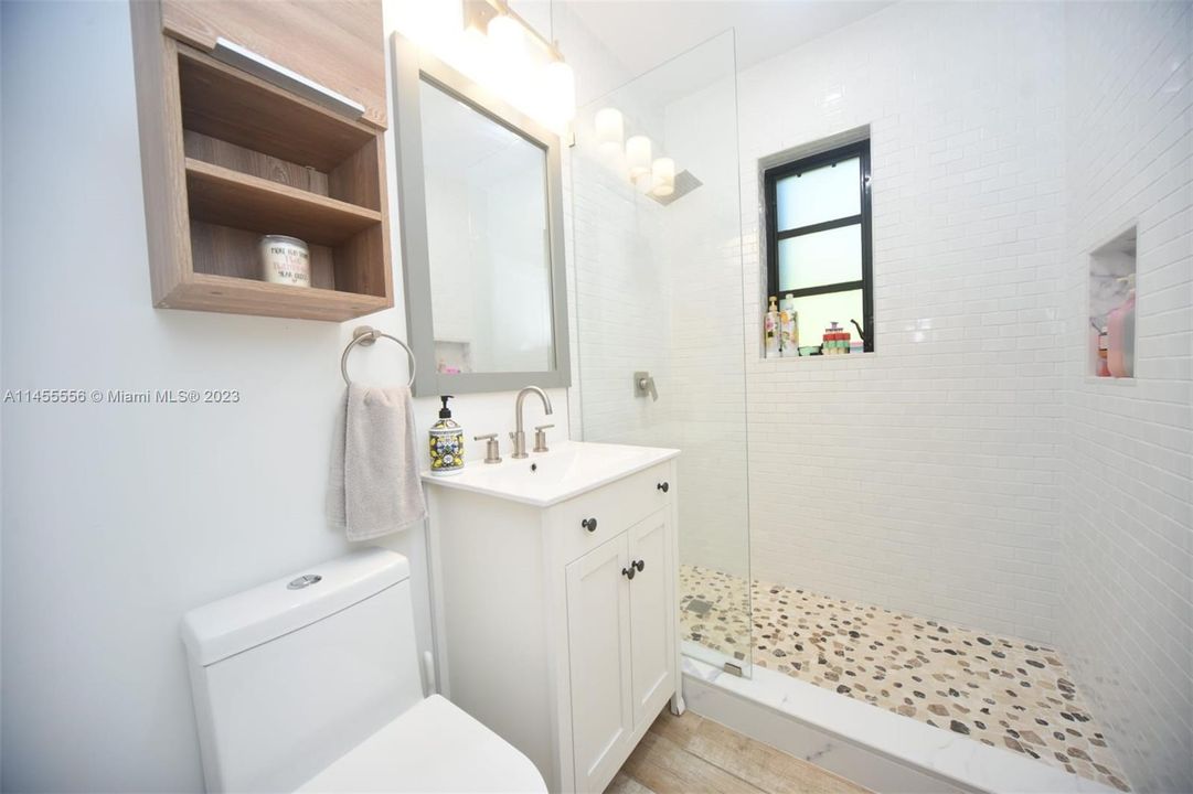 Vendido Recientemente: $2,800,000 (3 camas, 2 baños, 1092 Pies cuadrados)