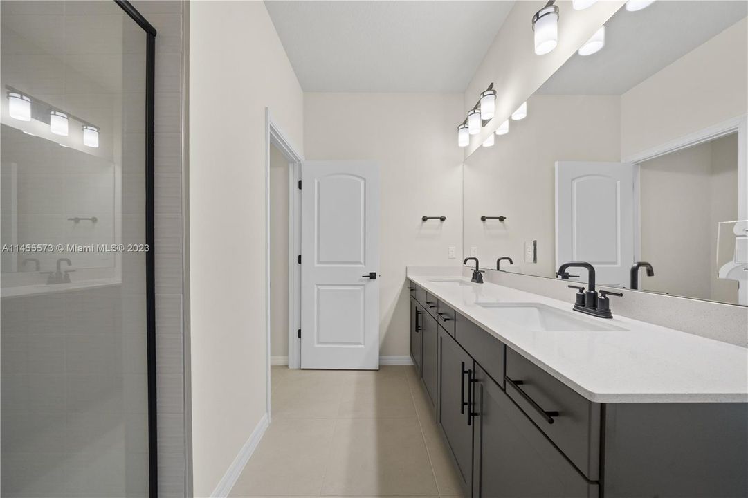 Недавно продано: $699,900 (3 спален, 2 ванн, 0 Квадратных фут)