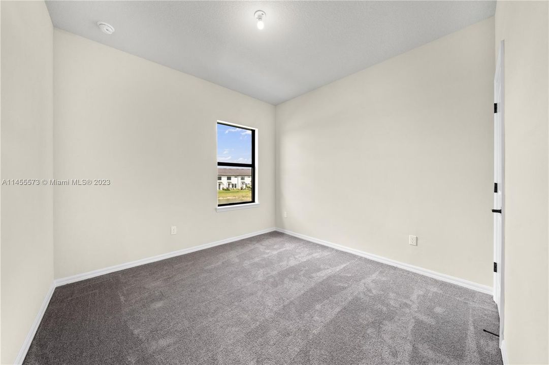 Недавно продано: $699,900 (3 спален, 2 ванн, 0 Квадратных фут)