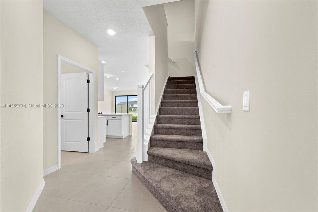 Недавно продано: $699,900 (3 спален, 2 ванн, 0 Квадратных фут)