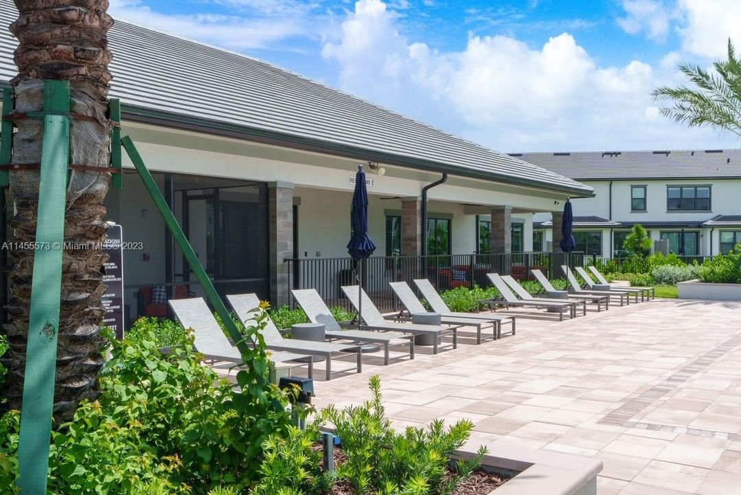 Недавно продано: $699,900 (3 спален, 2 ванн, 0 Квадратных фут)