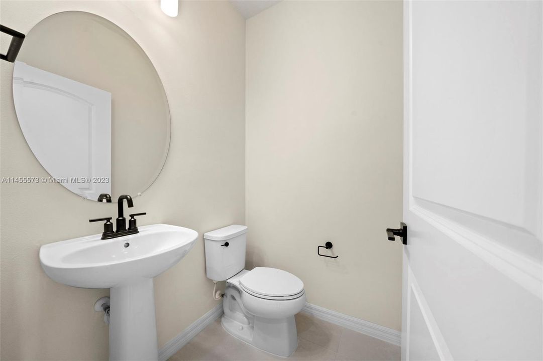 Недавно продано: $699,900 (3 спален, 2 ванн, 0 Квадратных фут)