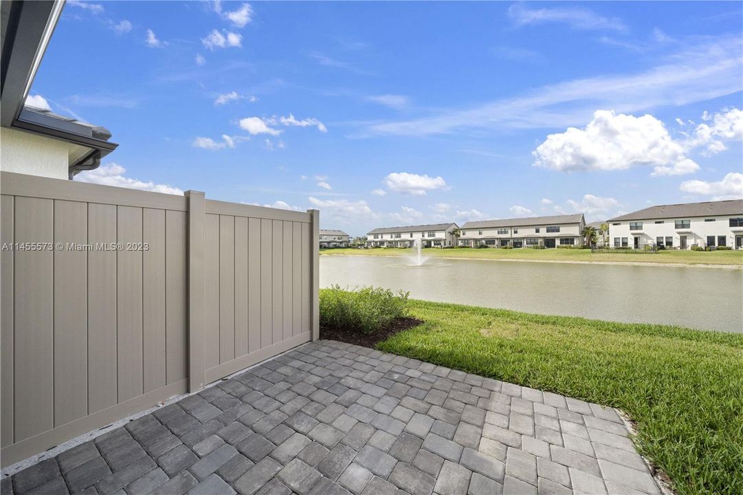 Недавно продано: $699,900 (3 спален, 2 ванн, 0 Квадратных фут)