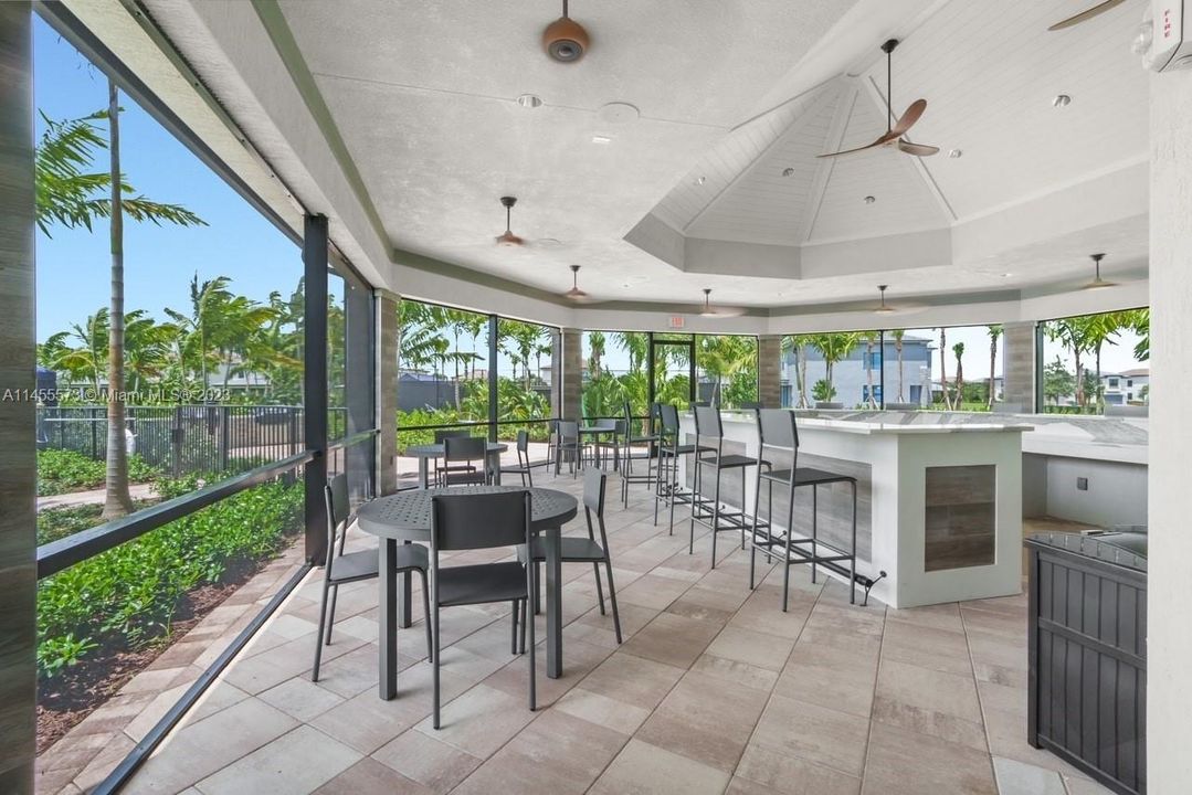 Недавно продано: $699,900 (3 спален, 2 ванн, 0 Квадратных фут)