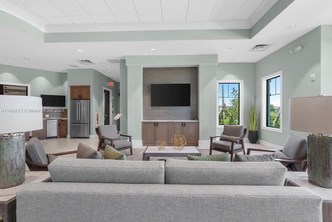 Недавно продано: $699,900 (3 спален, 2 ванн, 0 Квадратных фут)